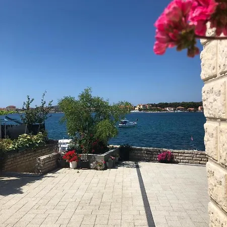 Nevena Brodarica (Sibenik-Knin)