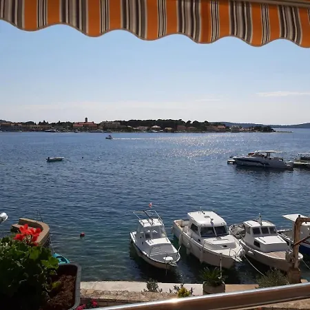 Nevena Appartement *