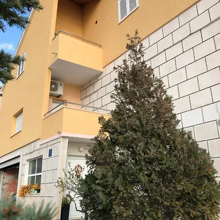 Appartement Nevena *