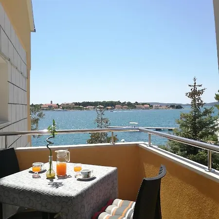 Nevena * Brodarica (Sibenik-Knin)