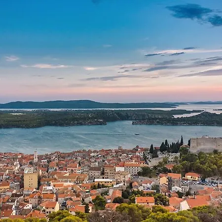 Nevena * Brodarica (Sibenik-Knin)