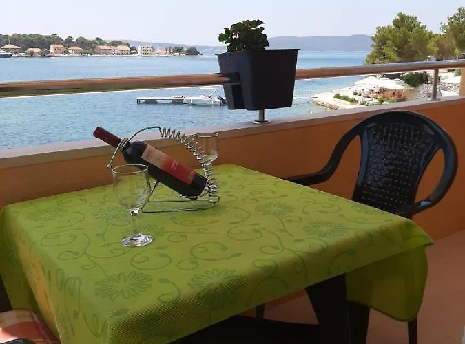 Nevena * Brodarica (Sibenik-Knin)